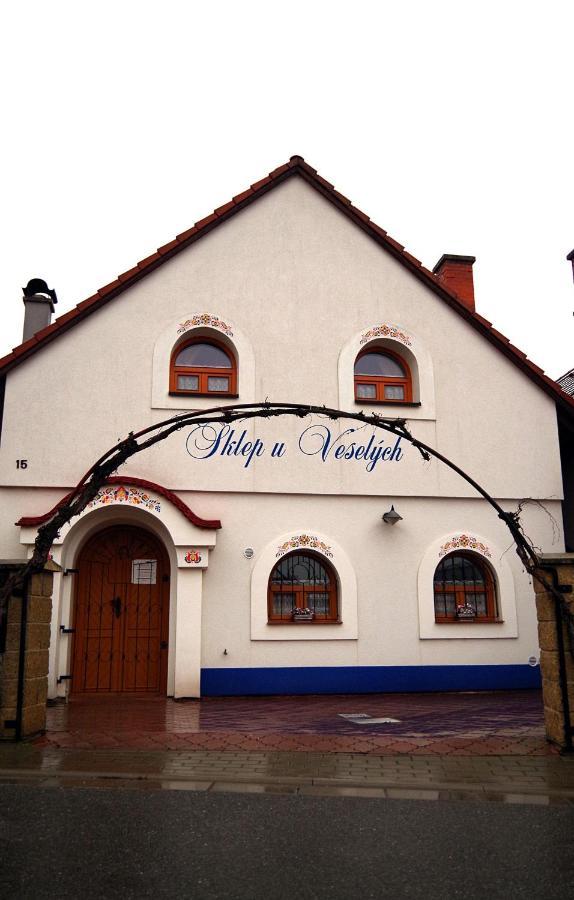 Sklep U Veselych Apartment Mutenice Exterior photo