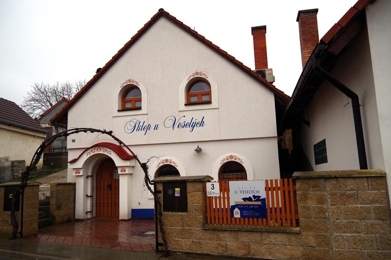 Sklep U Veselych Apartment Mutenice Exterior photo